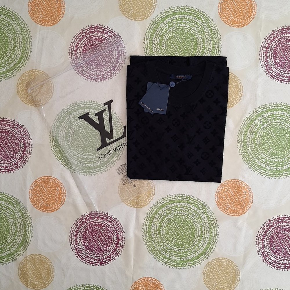 Louis vuitton black tee